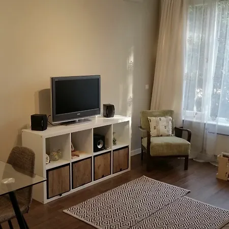 דירה Downtown Garden Nest *