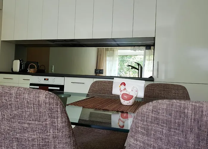 Downtown Garden Nest *