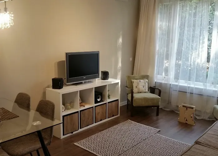 דירה Downtown Garden Nest *