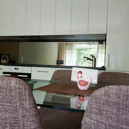 Downtown Garden Nest *