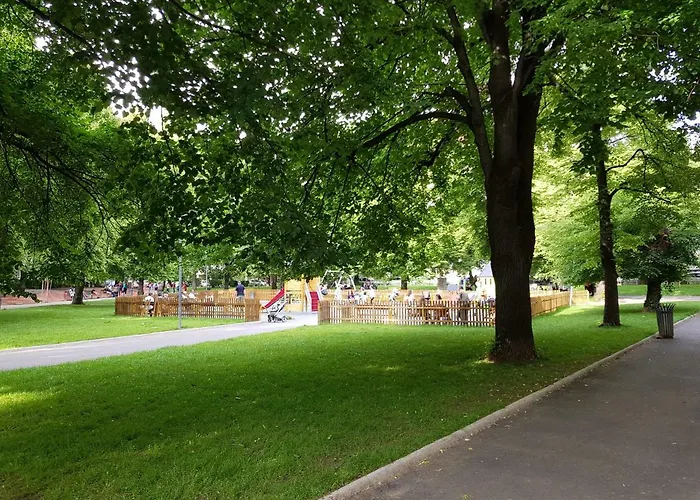 Downtown Garden Nest *