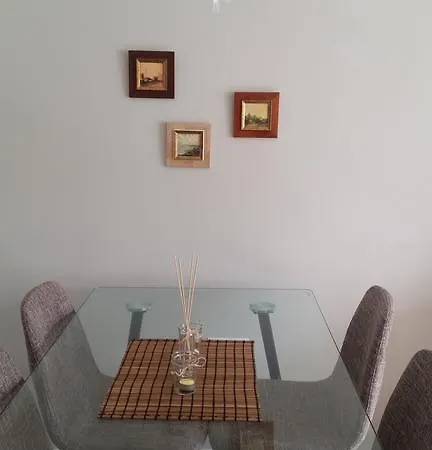 Downtown Garden Nest Apartment *