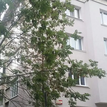 Apartment Downtown Garden Nest *